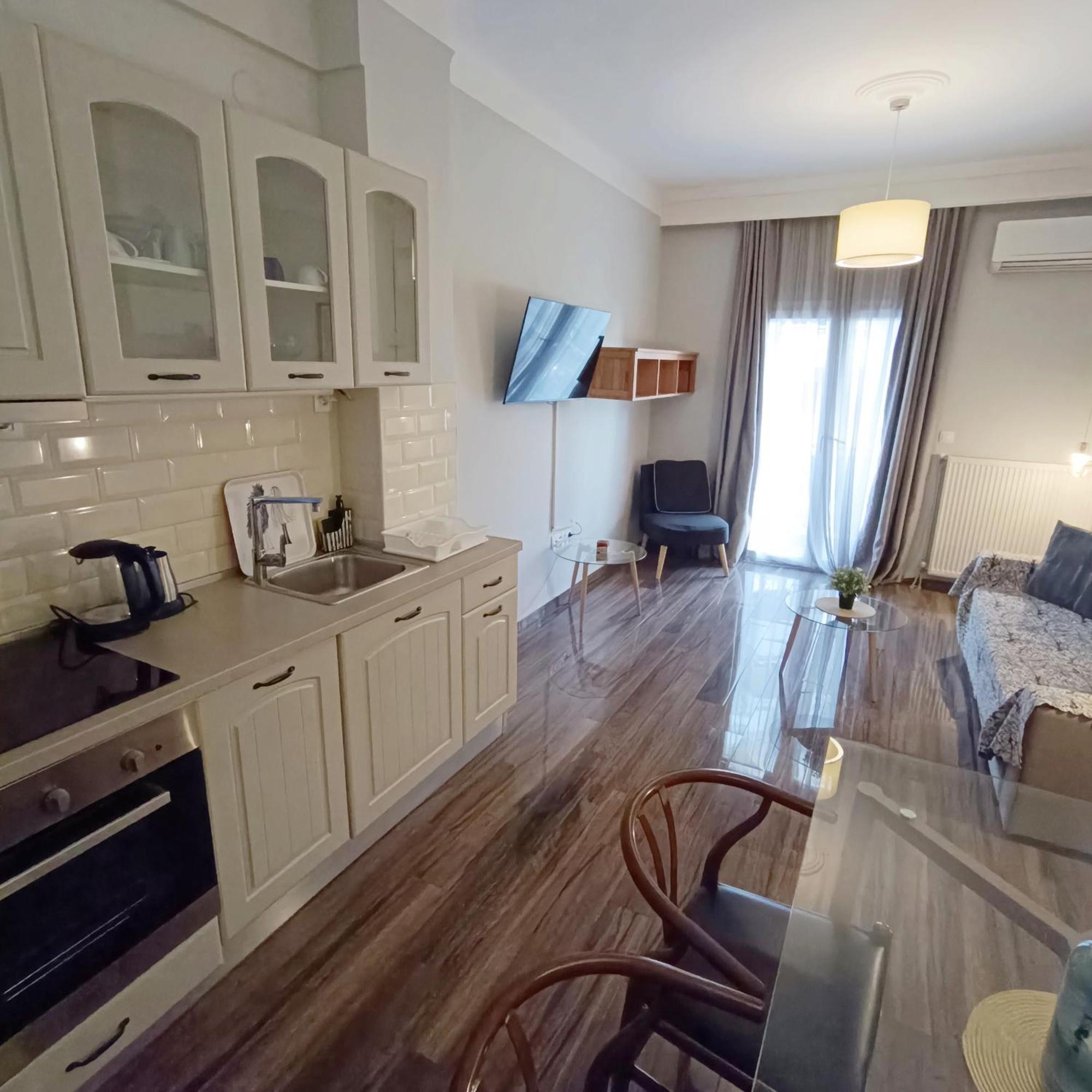 Luxury Apartment In The Heart Of The City. Tesalonika Bagian luar foto